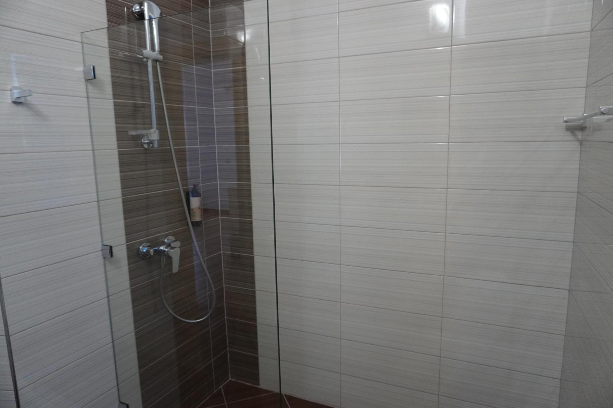 Hotel Agel Sarandë Quarto foto